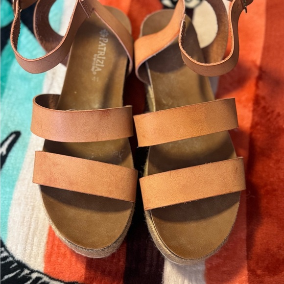 Spring Step Tan Platform Sandals - Picture 6 of 11